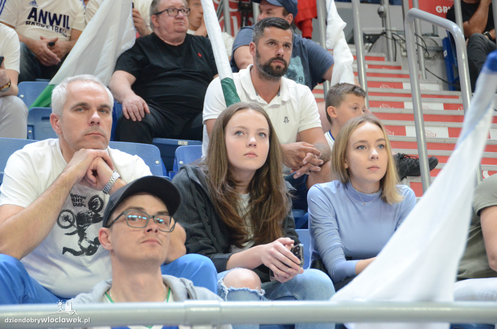 Kibice na Anwil Basketball Cup