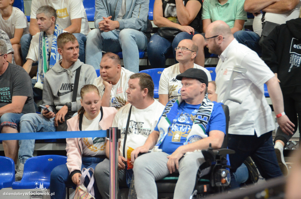 Kibice na Anwil Basketball Cup