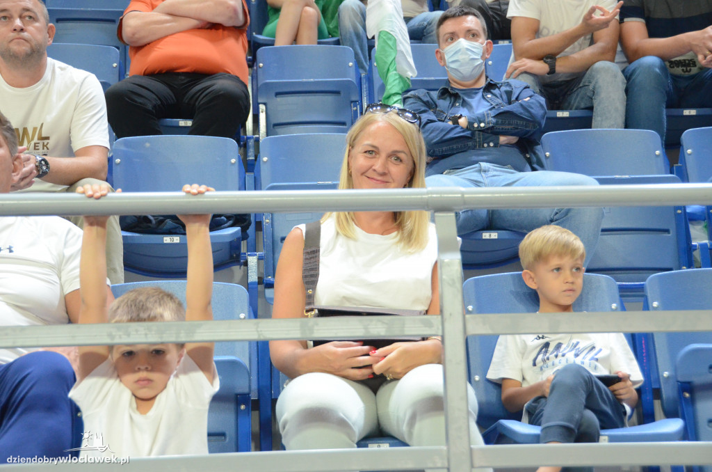 Kibice na Anwil Basketball Cup