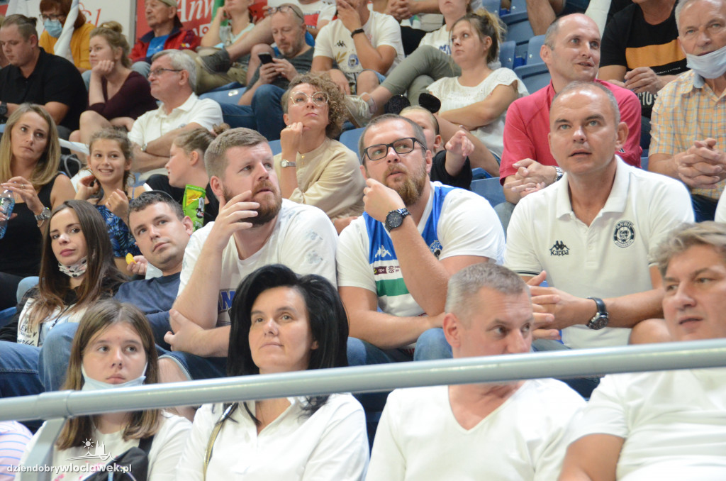 Kibice na Anwil Basketball Cup