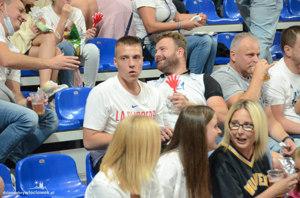 Kibice na Anwil Basketball Cup