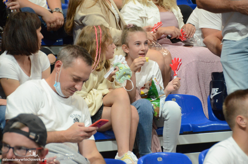 Kibice na Anwil Basketball Cup
