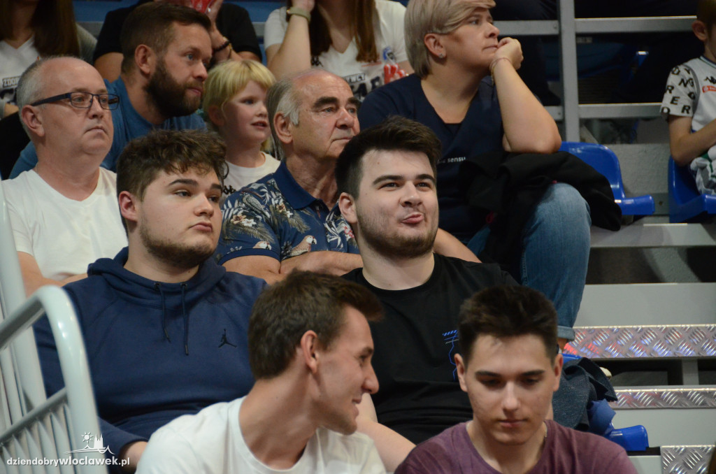 Kibice na Anwil Basketball Cup