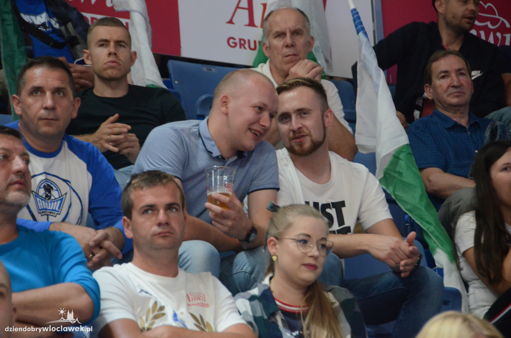 Kibice na Anwil Basketball Cup