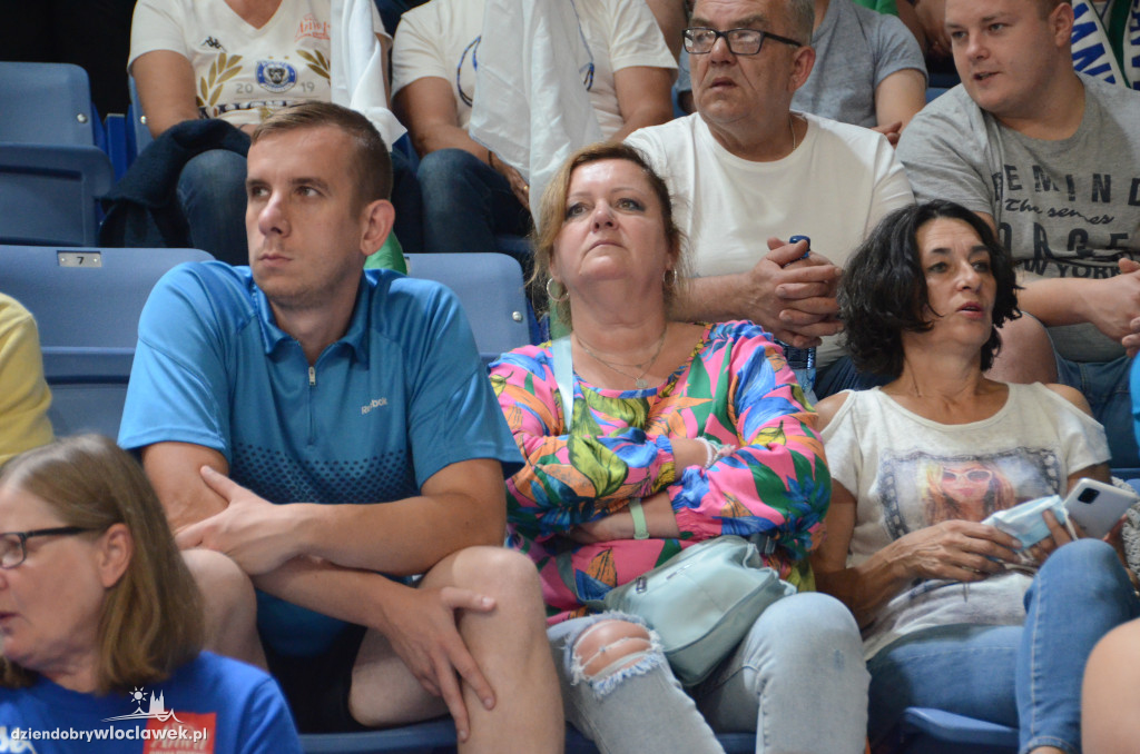 Kibice na Anwil Basketball Cup