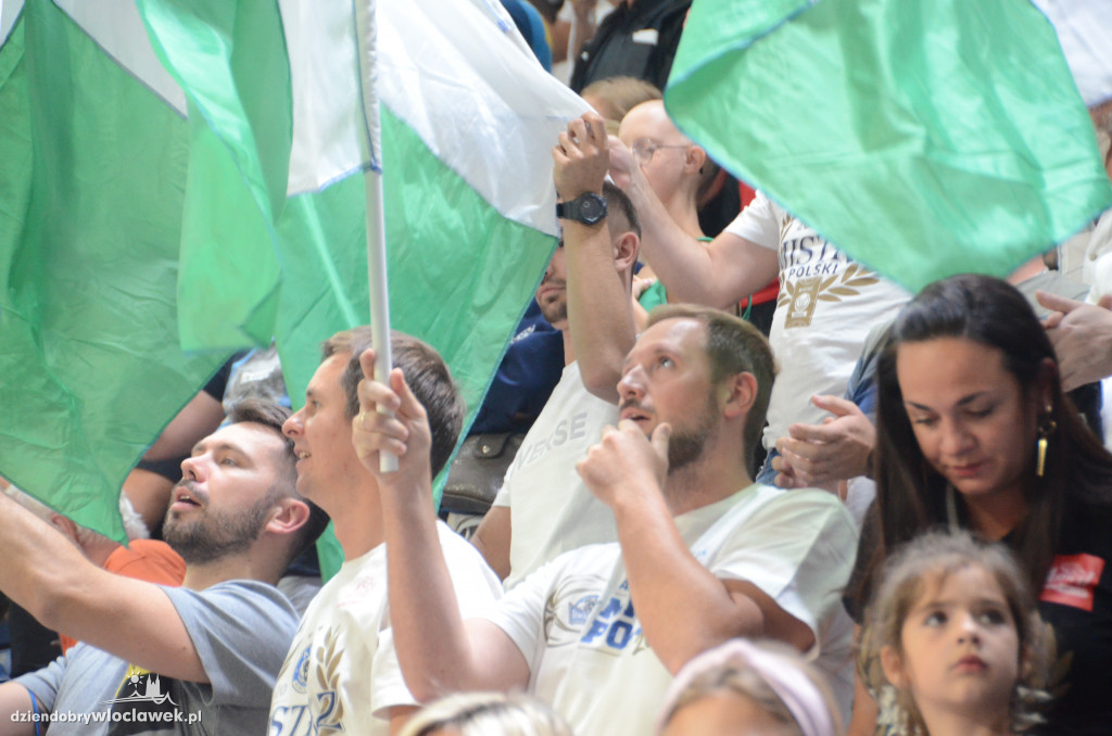Kibice na Anwil Basketball Cup