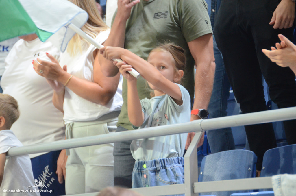 Kibice na Anwil Basketball Cup