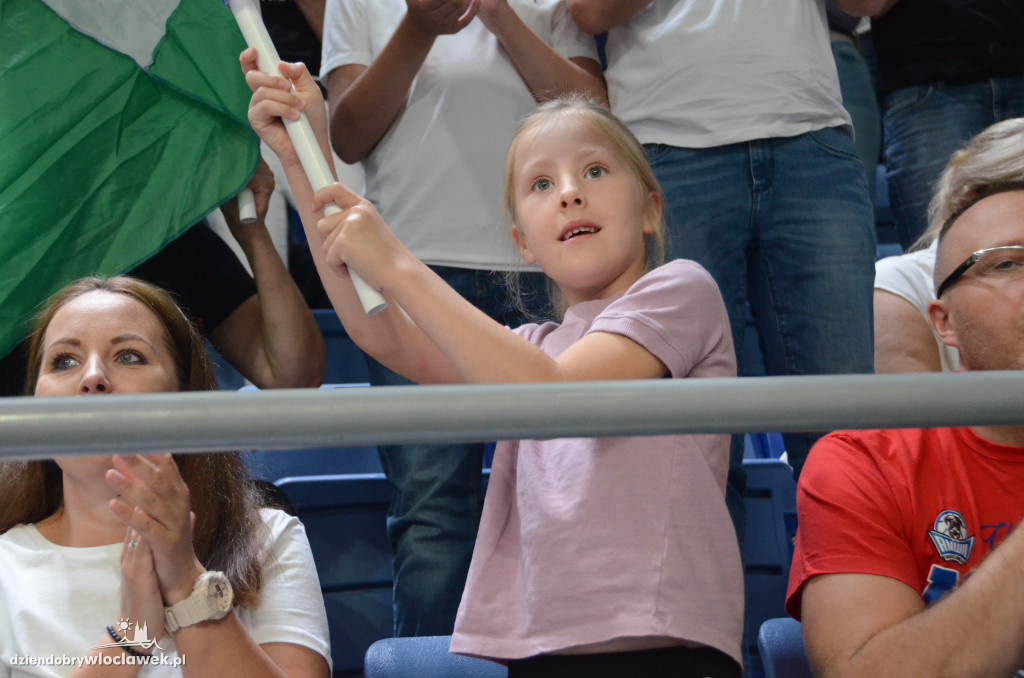 Kibice na Anwil Basketball Cup