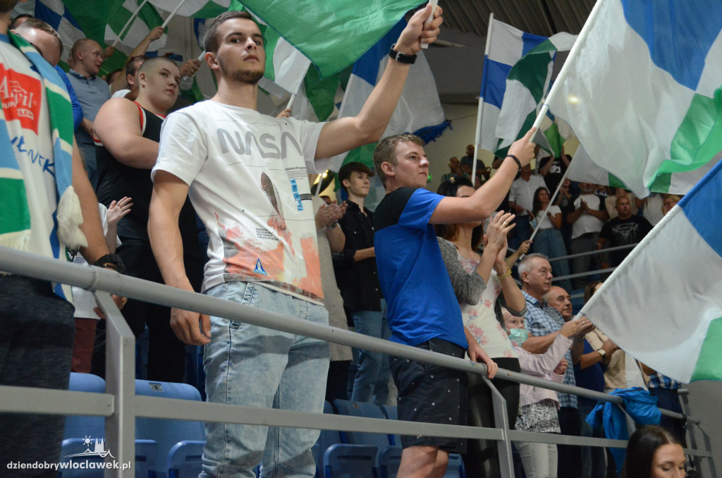 Kibice na Anwil Basketball Cup