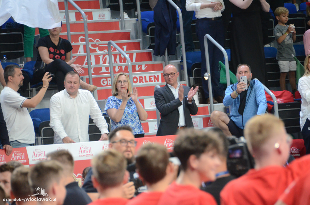 Kibice na Anwil Basketball Cup