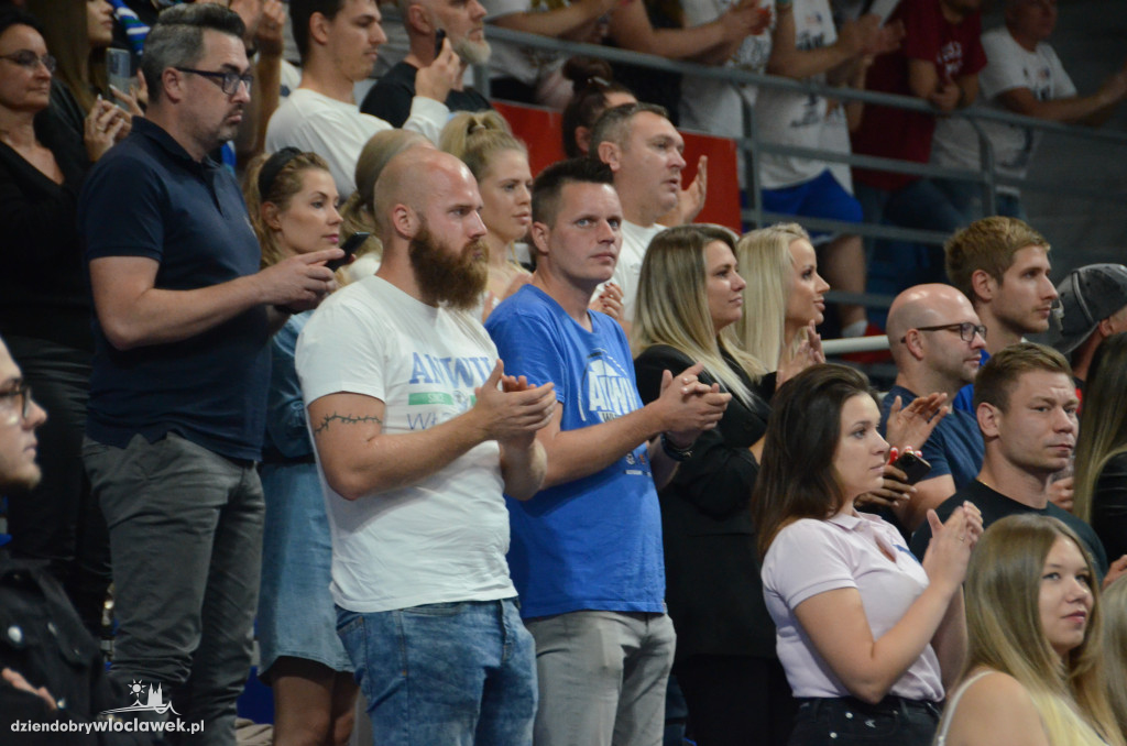 Kibice na Anwil Basketball Cup
