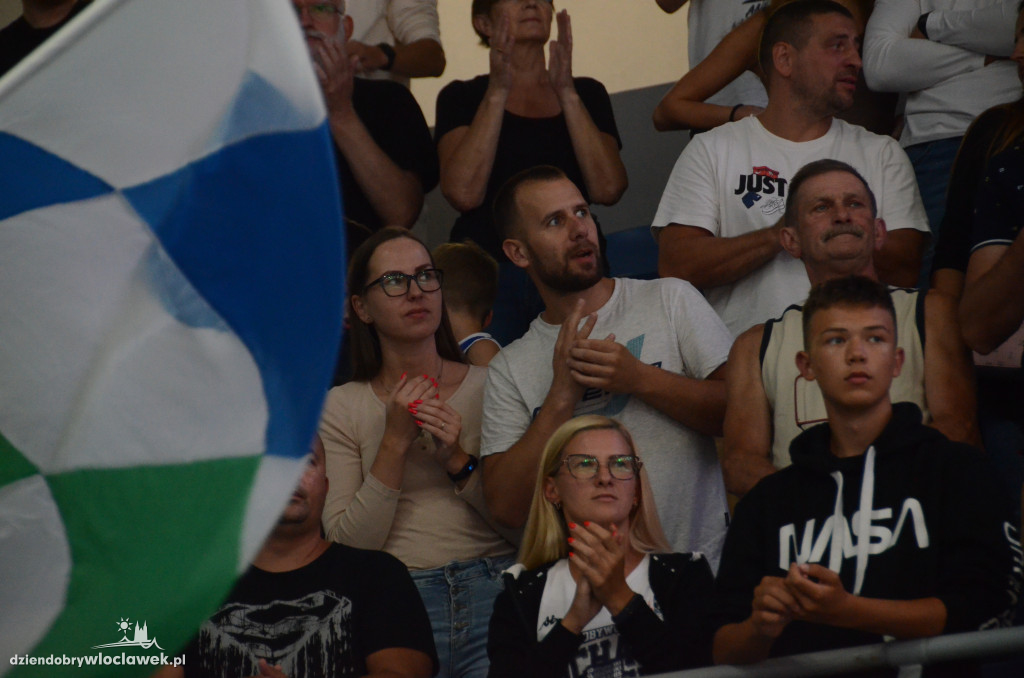 Kibice na Anwil Basketball Cup