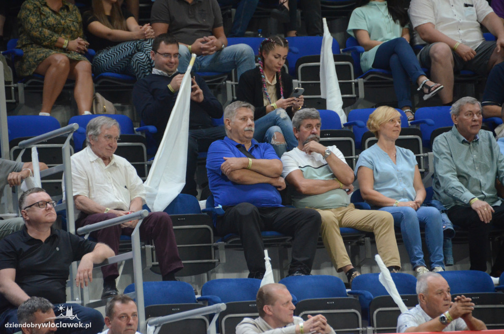 Kibice na Anwil Basketball Cup