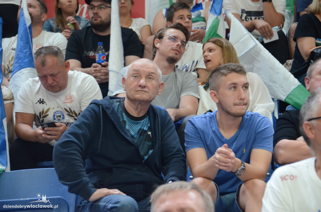 Kibice na Anwil Basketball Cup