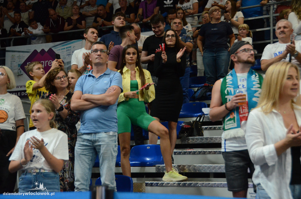 Kibice na Anwil Basketball Cup