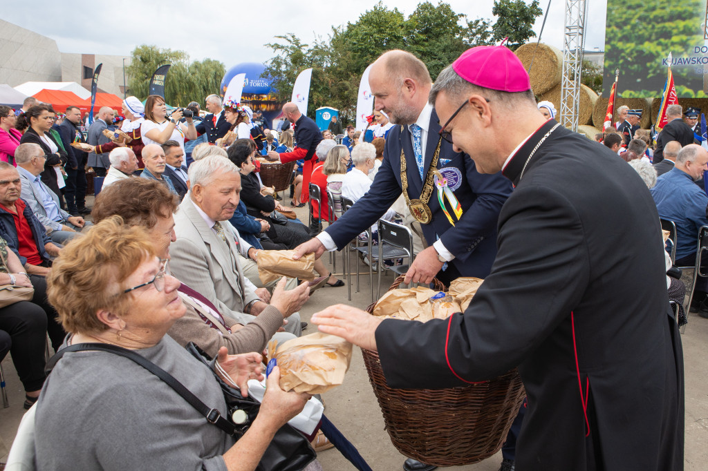 Władze Włocławka na dożynkach wojewódzkich