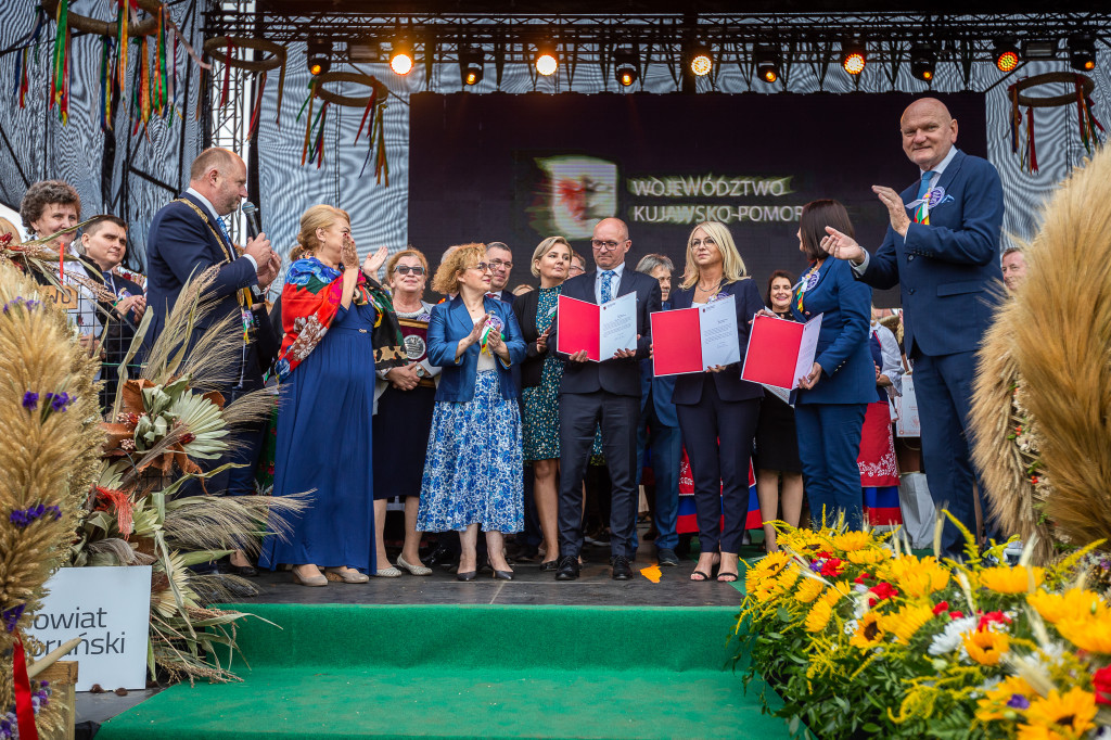 Władze Włocławka na dożynkach wojewódzkich