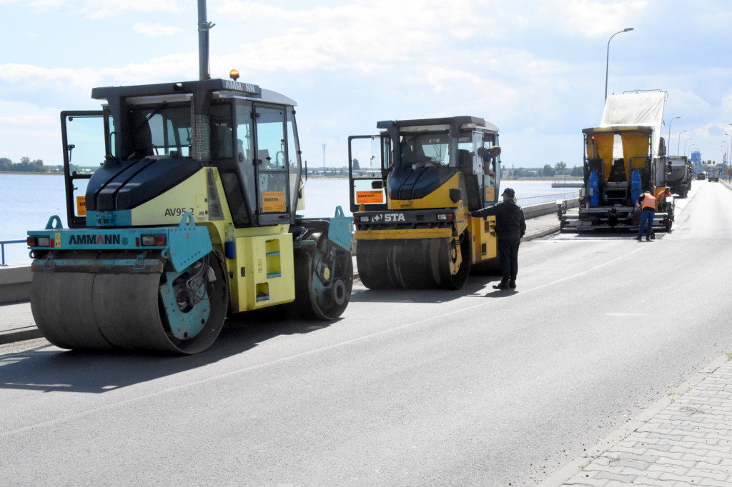 Remont drogi przez zaporę we Włocławku