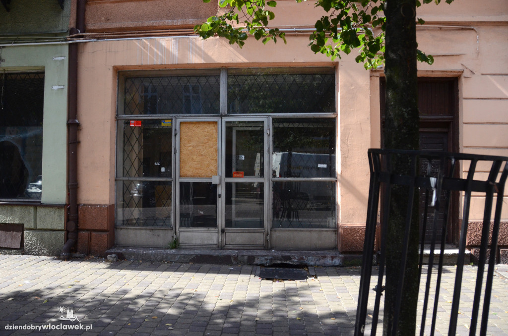 Ulica 3 Maja świeci pustkami?