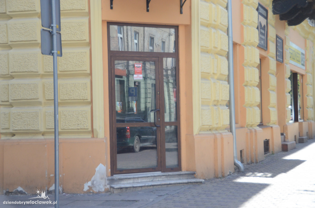 Ulica 3 Maja świeci pustkami?