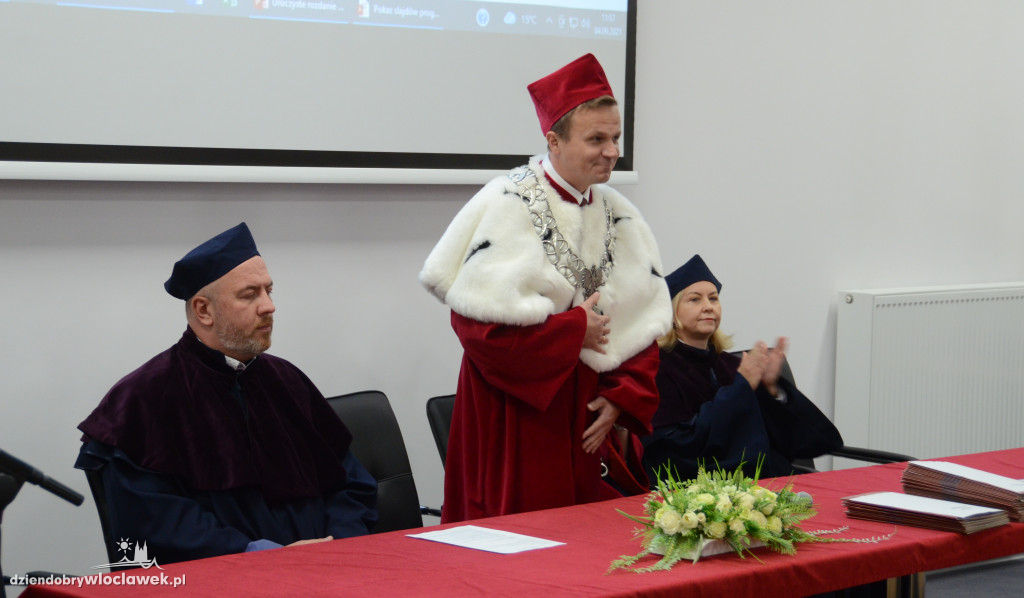 Uroczystości rozdania dyplomów absolwentom PUZ