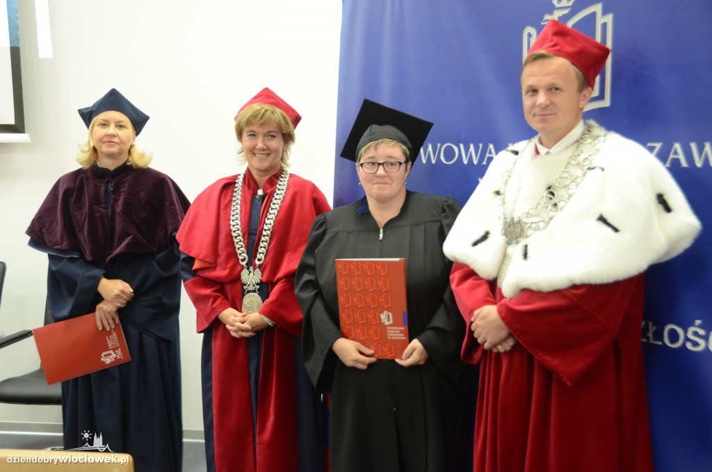 Uroczystości rozdania dyplomów absolwentom PUZ