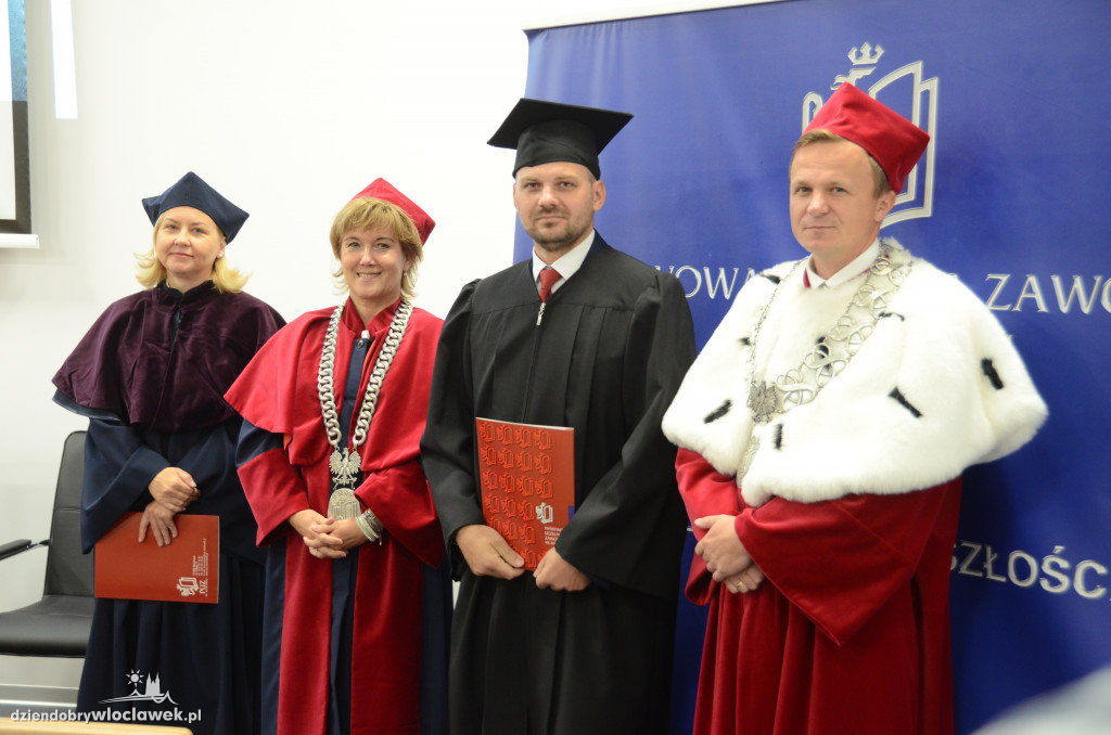 Uroczystości rozdania dyplomów absolwentom PUZ