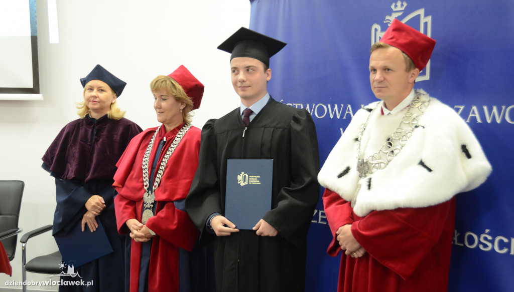 Uroczystości rozdania dyplomów absolwentom PUZ