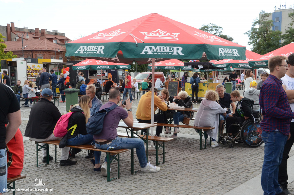 Food trucki opanowały Zielony Rynek