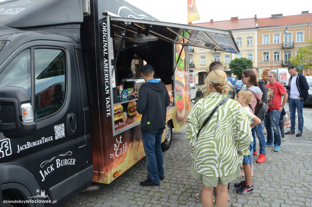 Food trucki opanowały Zielony Rynek