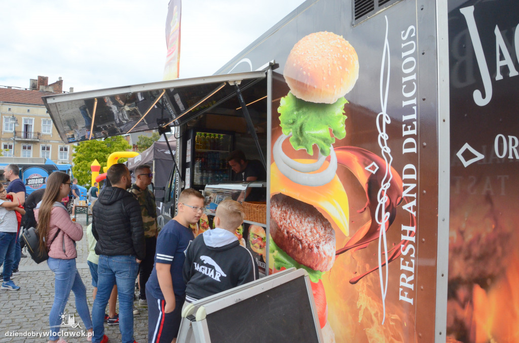 Food trucki opanowały Zielony Rynek