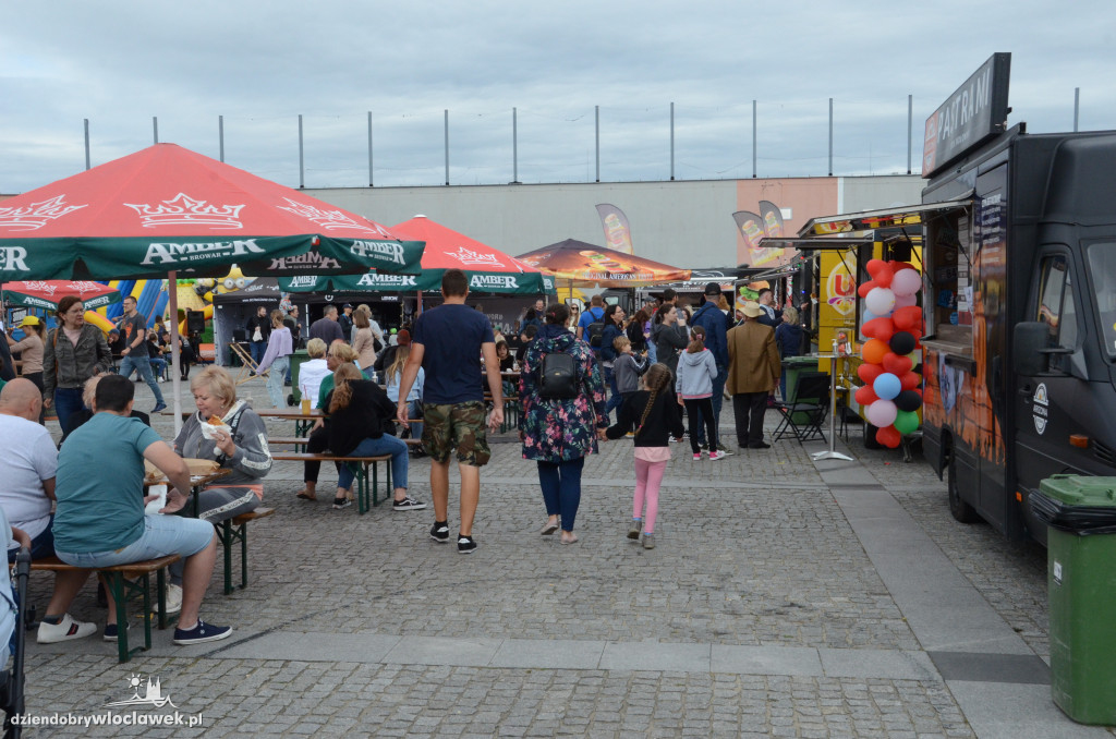 Food trucki opanowały Zielony Rynek