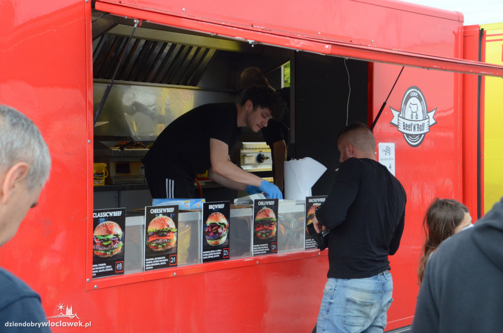 Food trucki opanowały Zielony Rynek