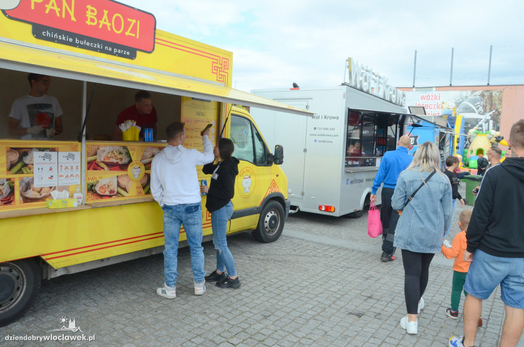 Food trucki opanowały Zielony Rynek