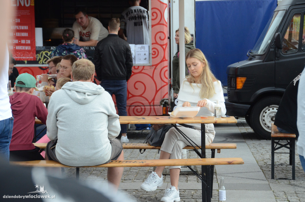 Food trucki opanowały Zielony Rynek
