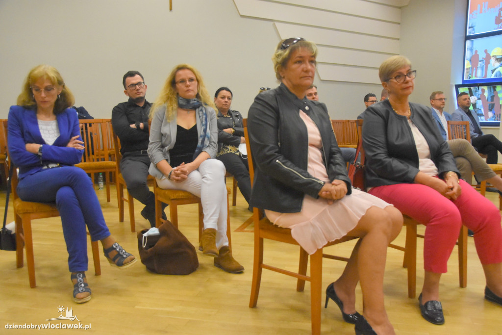 Nadzwyczajna sesja rady miejskiej ws. szpitala