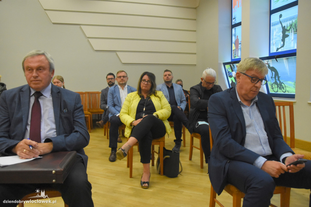 Nadzwyczajna sesja rady miejskiej ws. szpitala