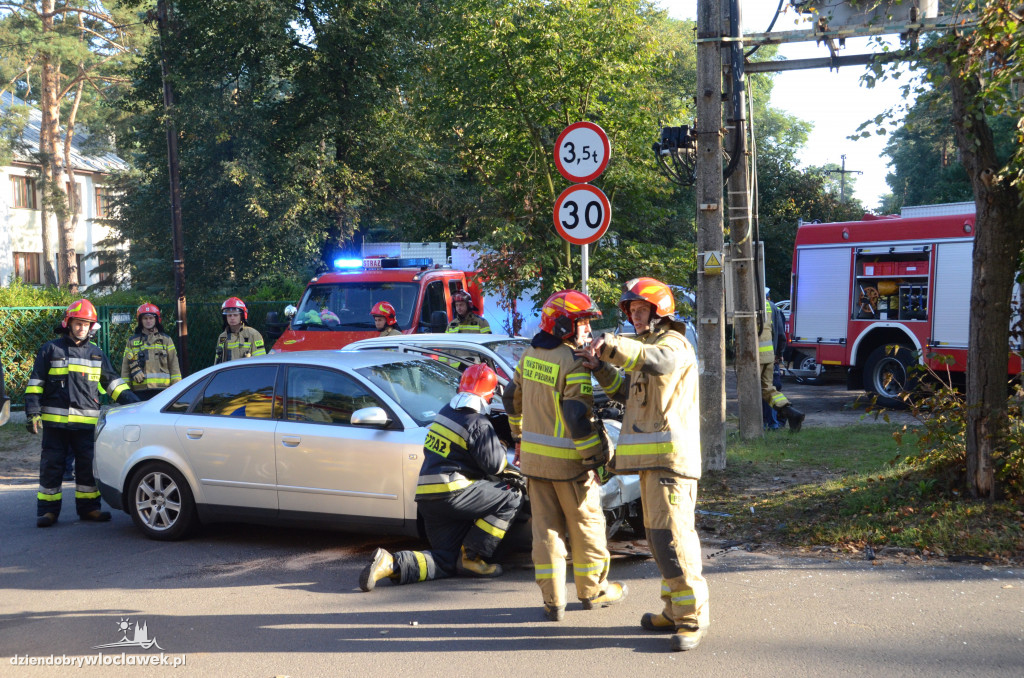 Zderzenie dwóch samochodów w Michelinie