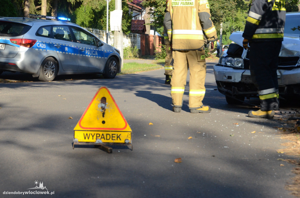 Zderzenie dwóch samochodów w Michelinie