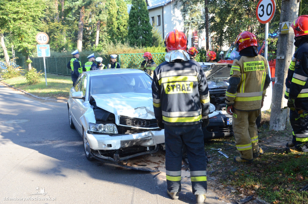 Zderzenie dwóch samochodów w Michelinie