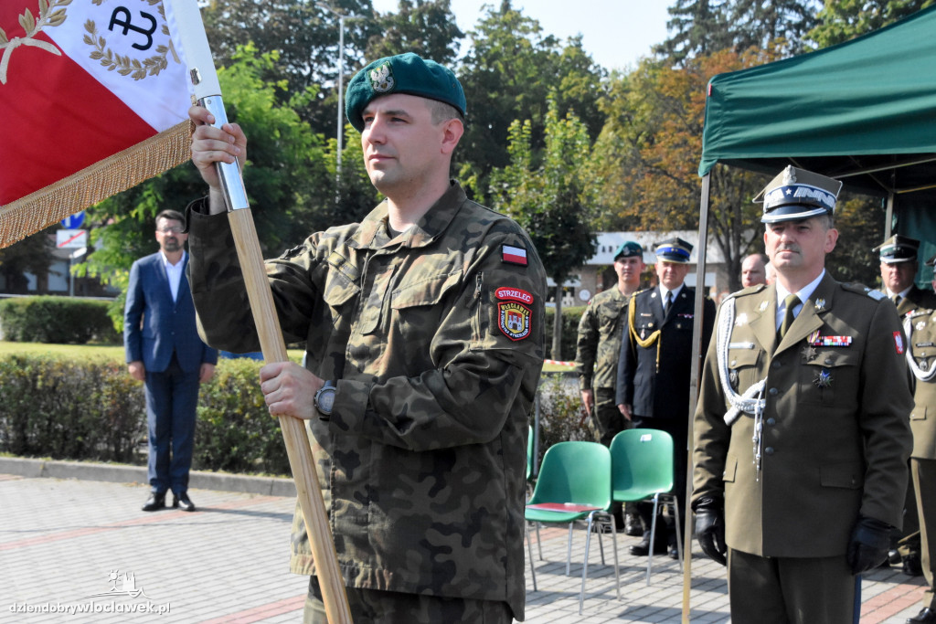 Jednostka strzelecka Włocławek z nowym sztandarem