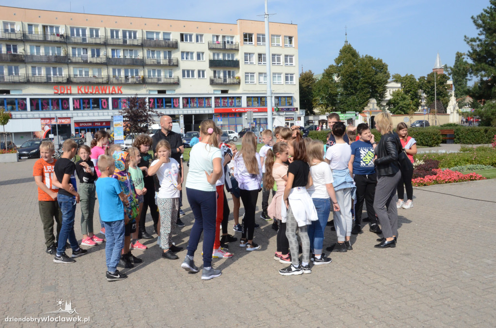 Dzieci Świata i piniata