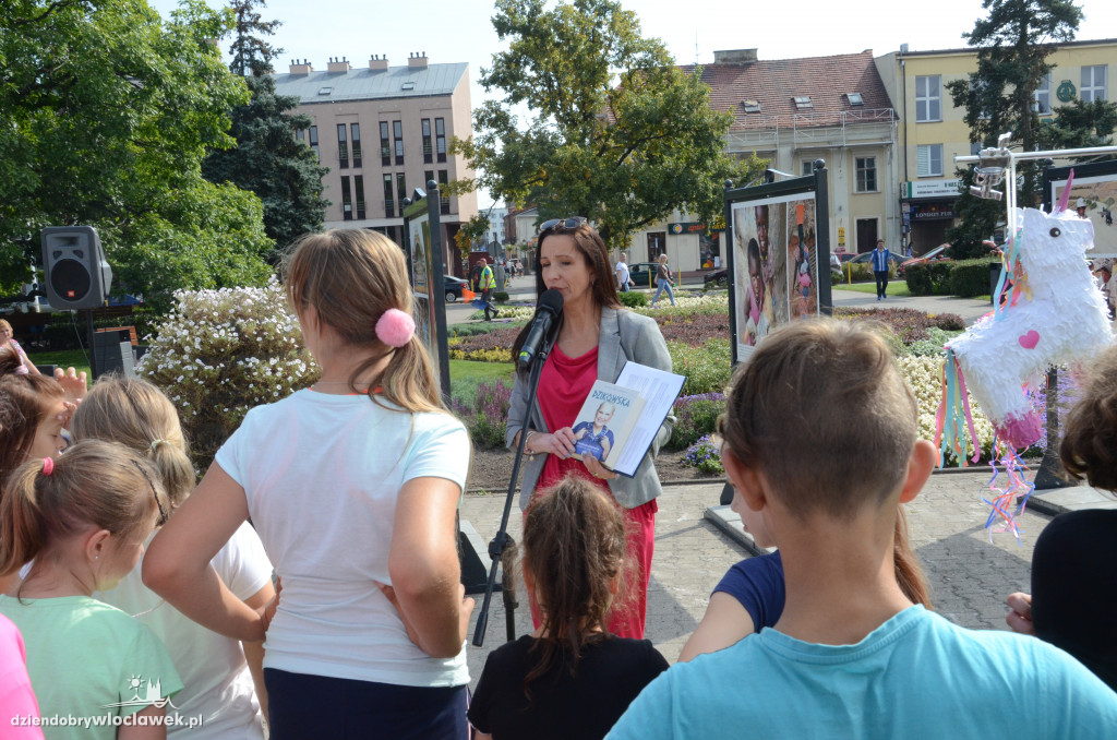 Dzieci Świata i piniata