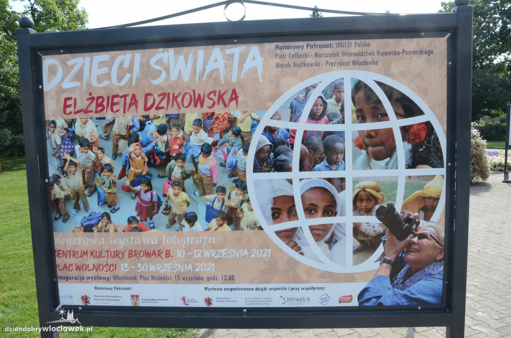 Dzieci Świata i piniata
