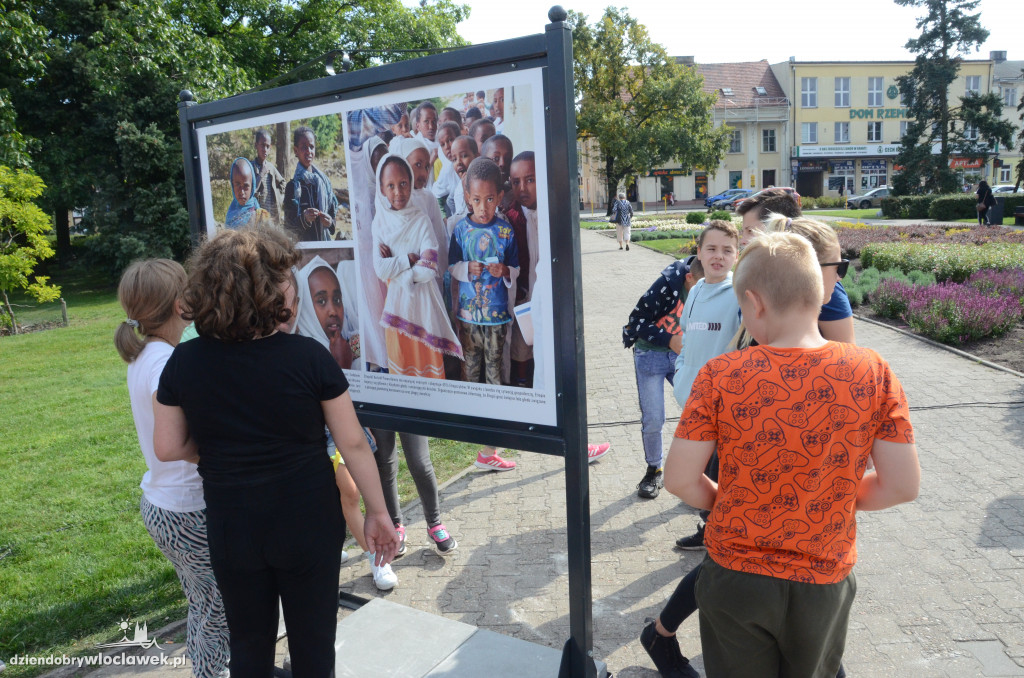 Dzieci Świata i piniata