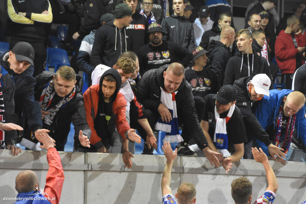 Kibice na meczu z Piastem Gliwice