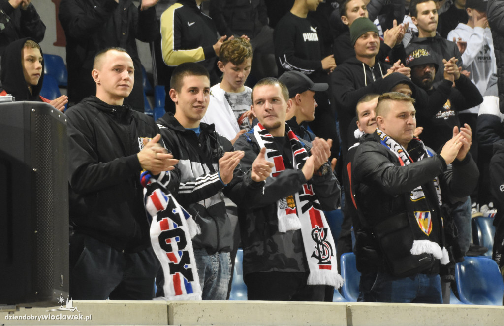 Kibice na meczu z Piastem Gliwice