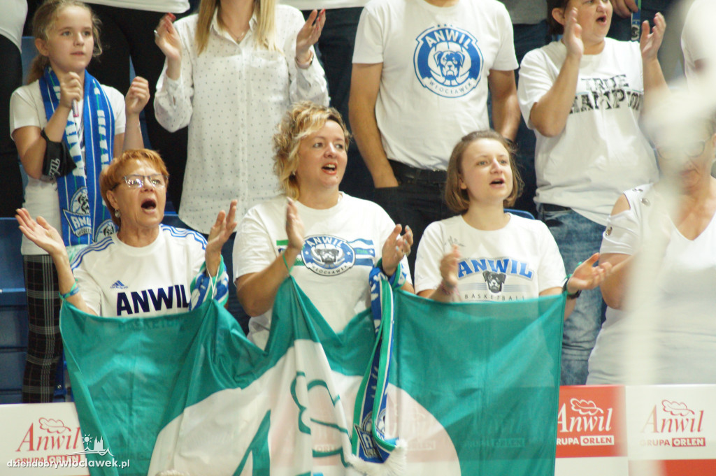 Kibice na meczu Anwil vs Astoria