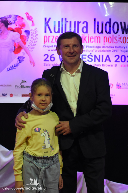 Kultura ludowa przetrwalnikiem polskości