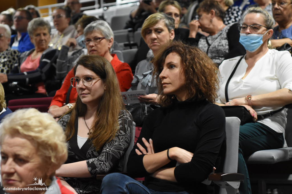 Kultura ludowa przetrwalnikiem polskości
